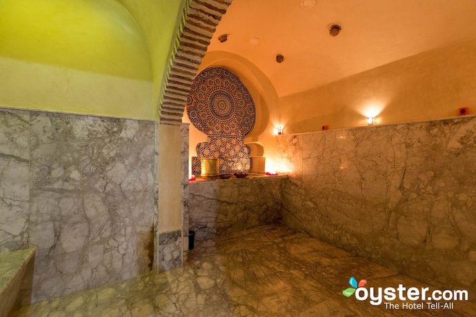 Imagen de la piscina del Hotel Dar Echchaouen. Foto 16