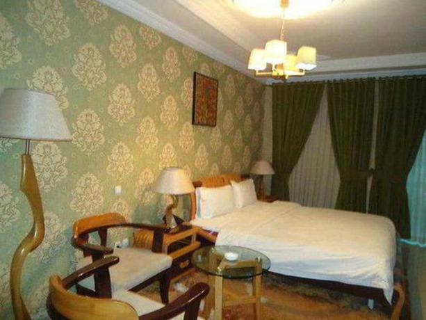 Imagen de la habitación del Hotel Dar El Aaz. Foto 14
