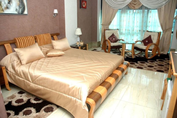 Imagen de la habitación del Hotel Dar El Aaz. Foto 17