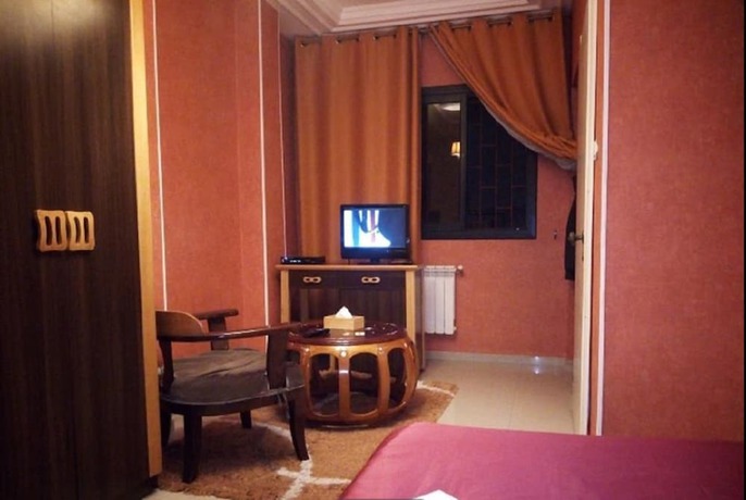 Imagen de la habitación del Hotel Dar El Aaz. Foto 18