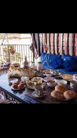 Imagen del bar/restaurante del Hotel Dar El Amane Abqari. Foto 2