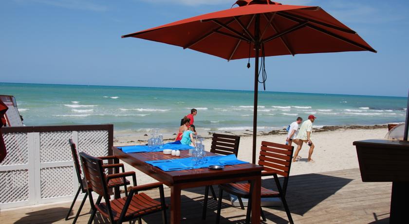 Imagen de los exteriores del Hotel Dar El Bhar. Foto 7