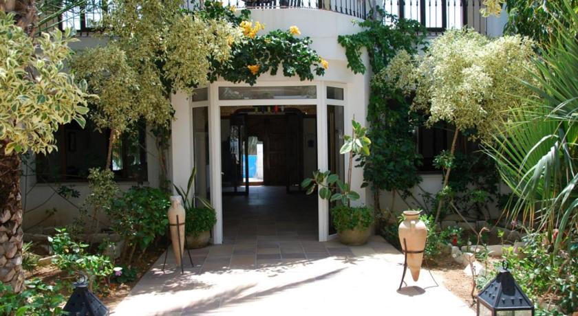 Imagen de los exteriores del Hotel Dar El Bhar. Foto 9