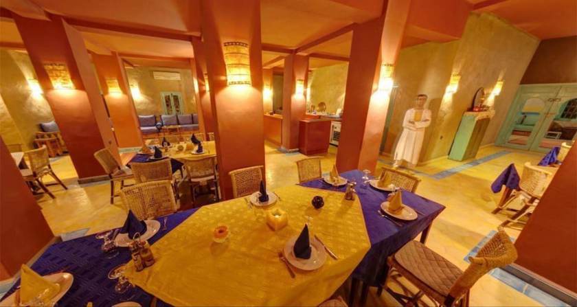 Imagen del bar/restaurante del Hotel Dar El Janoub. Foto 3