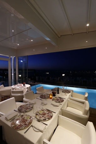 Imagen de la piscina del Hotel Dar El Marsa. Foto 13