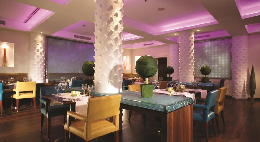 Imagen del bar/restaurante del Hotel Dar Es Salaam Serena. Foto 6