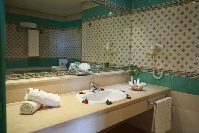 Imagen de la habitación del Hotel Dar Ismail Tabarka. Foto 11