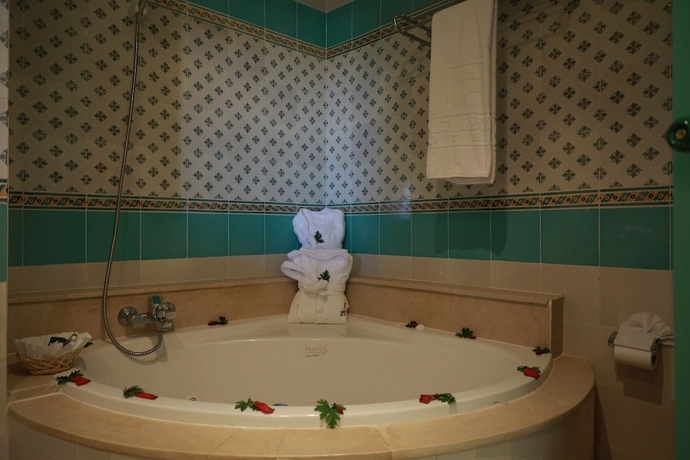 Imagen de la habitación del Hotel Dar Ismail Tabarka. Foto 12