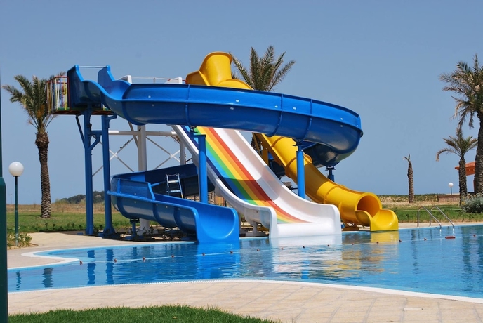 Imagen de la piscina del Hotel Dar Ismail Tabarka. Foto 19