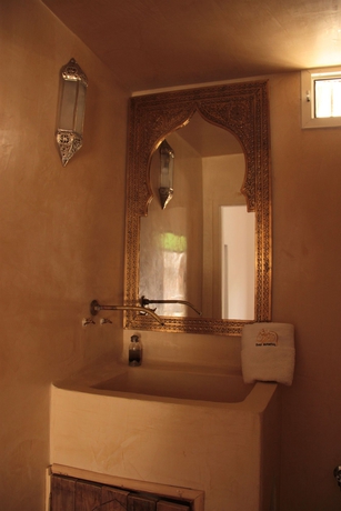 Imagen de la habitación del Hotel Dar Nawfal. Foto 10
