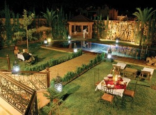 Imagen de la piscina del Hotel Dar Ouladna. Foto 3