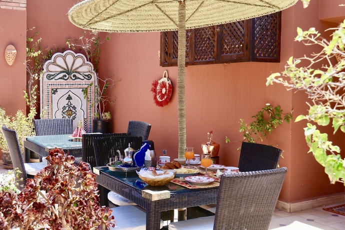 Imagen del bar/restaurante del Hotel Dar Pamella. Foto 4