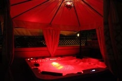 Imagen de la piscina del Hotel Dar Sholmes. Foto 12