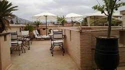 Imagen de los exteriores del Hotel Dar Sholmes. Foto 7