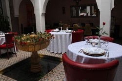 Imagen del bar/restaurante del Hotel Dar Sholmes. Foto 2