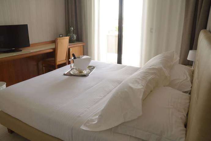 Imagen de la habitación del Hotel D'aragona. Foto 3