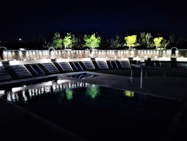 Imagen de la piscina del Hotel D'aragona. Foto 20