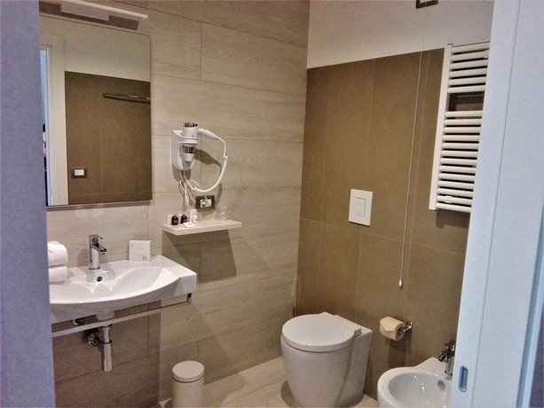 Imagen de la habitación del Hotel D'aragona. Foto 4