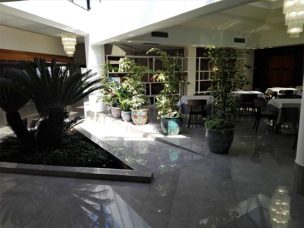 Imagen de los interiores del Hotel D'aragona. Foto 17