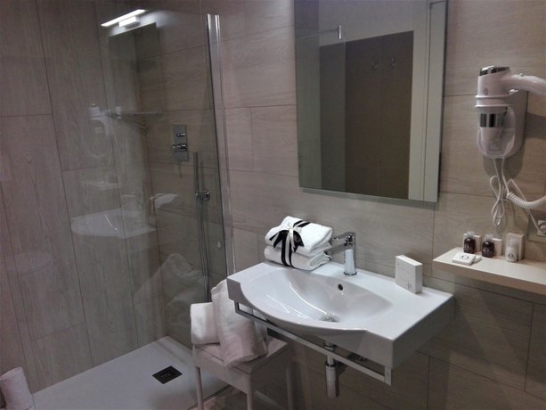 Imagen de la habitación del Hotel D'aragona. Foto 12