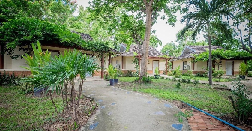 Imagen de los exteriores del Hotel Darapura At Wangyang Resort. Foto 14