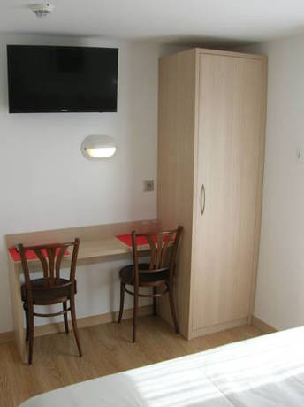 Imagen de la habitación del Hotel Darcet. Foto 8