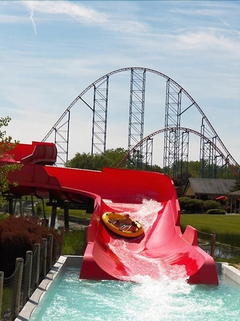 Imagen de la piscina del Hotel Darien Lake Lodge On The Lake. Foto 18