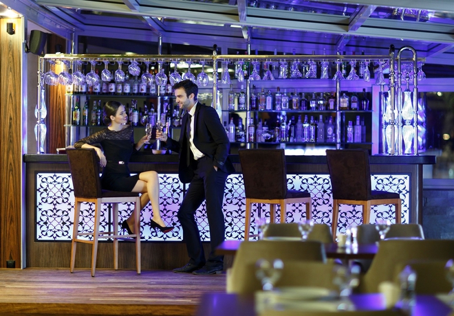 Imagen del bar/restaurante del Hotel Darkhill. Foto 6