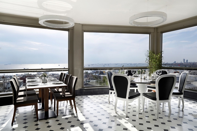 Imagen del bar/restaurante del Hotel Darkhill. Foto 9