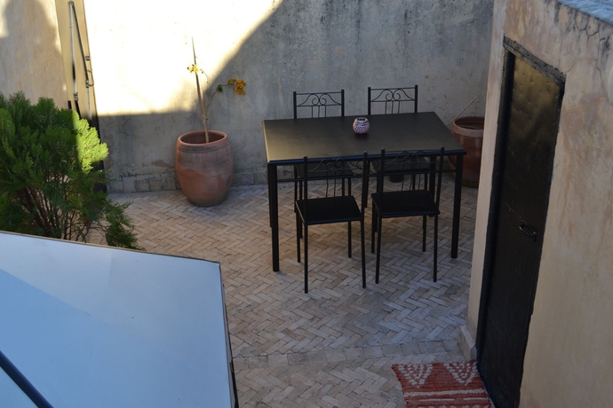 Imagen de los exteriores del Hotel Dar-lek. Foto 7