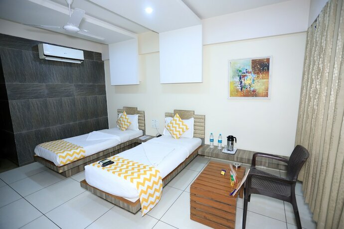 Imagen de la habitación del Hotel Darshan Naroda. Foto 13