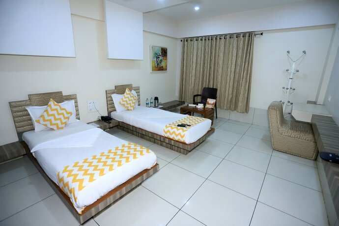 Imagen de la habitación del Hotel Darshan Naroda. Foto 14
