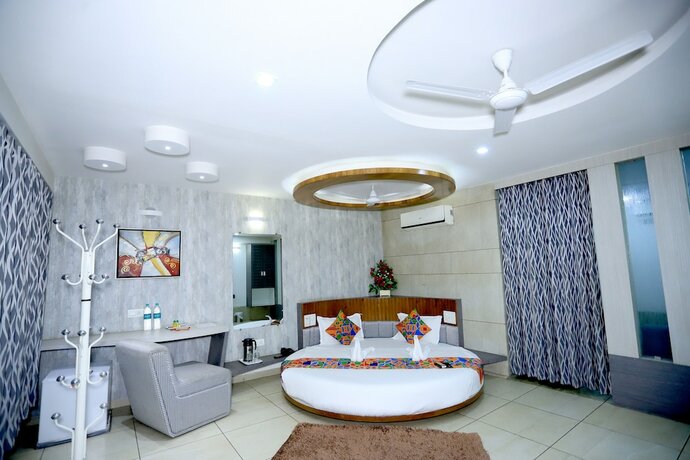 Imagen de la habitación del Hotel Darshan Naroda. Foto 15