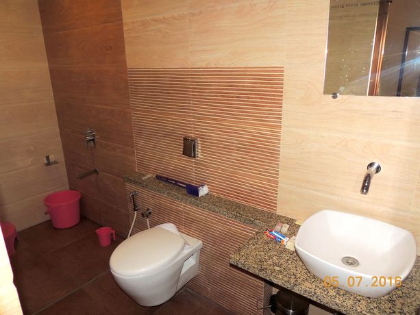 Imagen de la habitación del Hotel Darshan, Puranpura. Foto 14