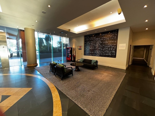 Imagen de los interiores del Hotel Darwin Esplanade Central. Foto 11
