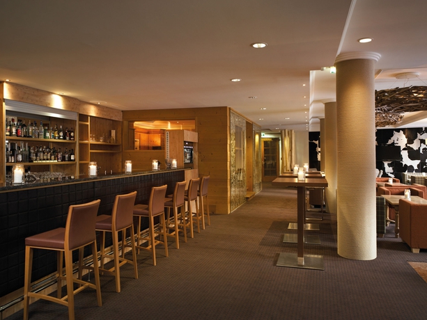Imagen del bar/restaurante del Hotel Das Alpenhaus Kaprun. Foto 3