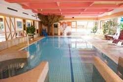 Imagen de la piscina del Hotel Das Falkenstein. Foto 5