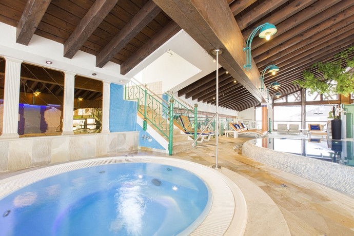 Imagen de la piscina del Hotel Das Kaltschmid. Foto 20