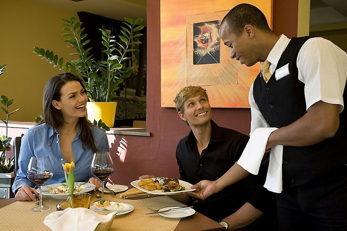 Imagen del bar/restaurante del Hotel Das Reinisch Business. Foto 3