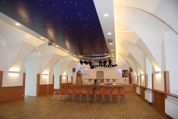 Imagen de los interiores del Hotel Das Reinisch Business. Foto 9