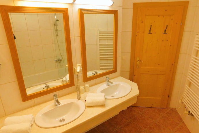 Imagen de la habitación del Hotel Das Resort Brixen. Foto 8