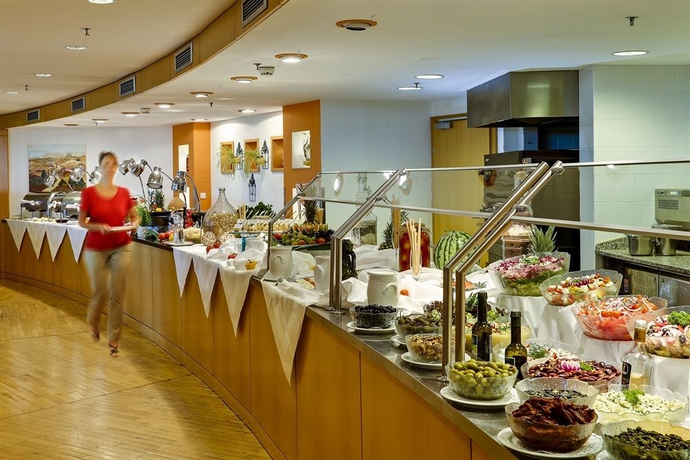 Imagen del bar/restaurante del Hotel Das Sonnreich Thermenhotel Loipersdorf. Foto 2