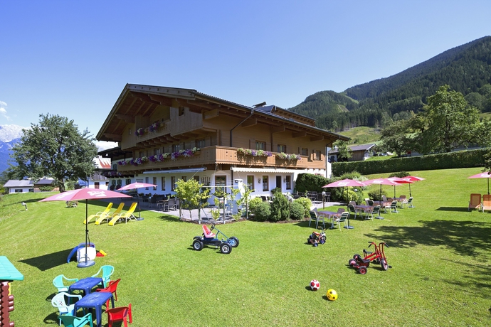 Imagen de los exteriores del Hotel Das Stoaberg. Foto 12