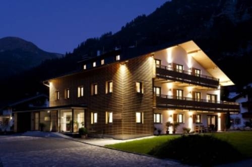 Imagen general del Hotel Das Tannberg. Foto 9