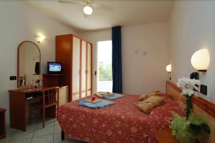 Imagen de la habitación del Hotel Dasamo. Foto 8
