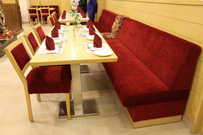 Imagen del bar/restaurante del Hotel Dasaprakash. Foto 16