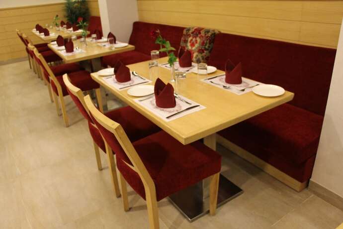 Imagen del bar/restaurante del Hotel Dasaprakash. Foto 17