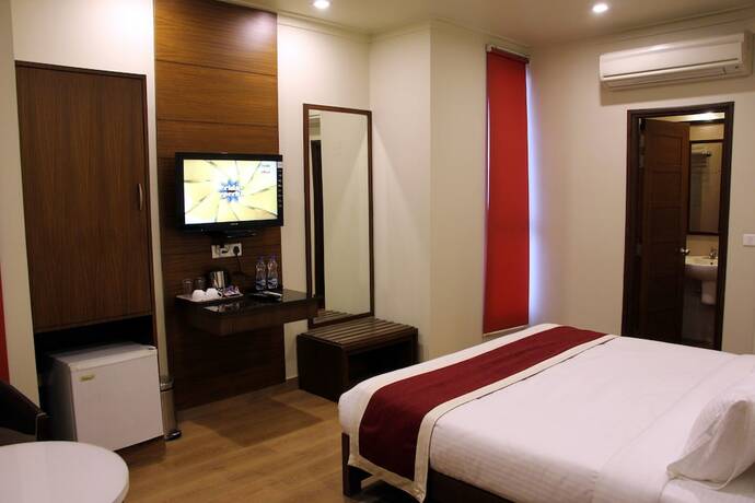 Imagen de la habitación del Hotel Dasaprakash. Foto 24