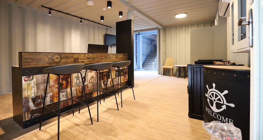 Imagen de los interiores del Hotel Dash Forwaves. Foto 15