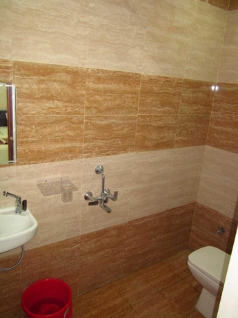 Imagen de la habitación del Hotel Dashrath Residency. Foto 15